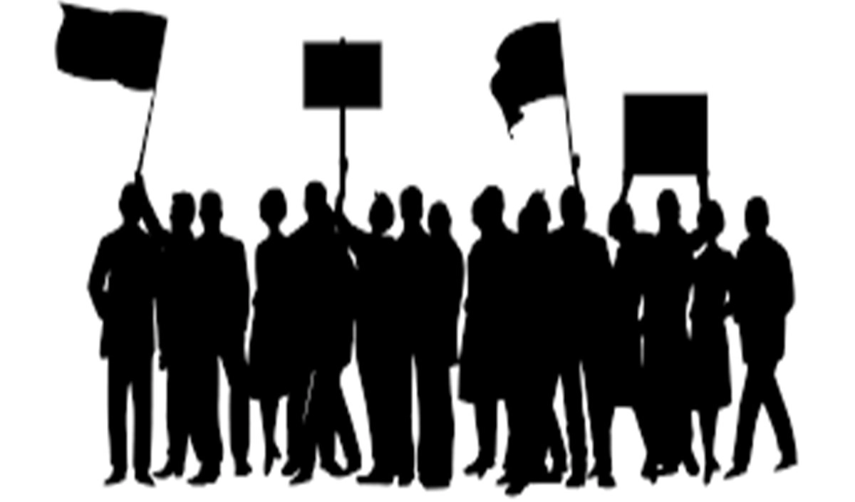 ओडिशा के मुख्यमंत्री के काफिले पर भाजपा समर्थकों ने अंडे फेंके पुरी में पुलिस थाने का घेराव किया